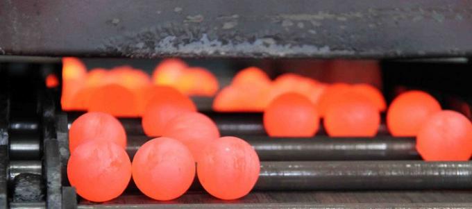 फैक्टरी मूल्य 30 मिमी 50 मिमी 100 मिमी पीसने खनन गेंदों गेंद मिल के लिए फोर्ज स्टील गेंद 2