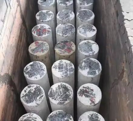 आरपी ग्रेफाइट इलेक्ट्रोड रॉड Hp150mm 250mm 350mm 450mm आर्क फर्नेस फ्यूजिंग Uhp ग्रेड