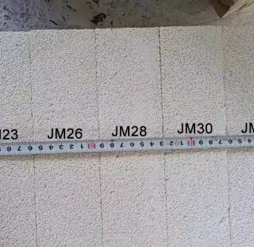 रोंगशेंग Jm23 Jm26 Jm28 Jm30 हल्की गर्मी प्रतिरोधी ईंट मललाइट इन्सुलेटिंग अग्निरोधक आग ईंटें भट्ठी और बॉयलर के लिए