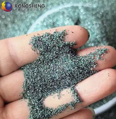 उच्च शुद्धता RONGSHENG ग्रीन सिलिकॉन कार्बाइड पाउडर घर्षण ग्रिट 240# 360# F1200 उच्च शक्ति 1900 ज्वलनशील सिरेमिक