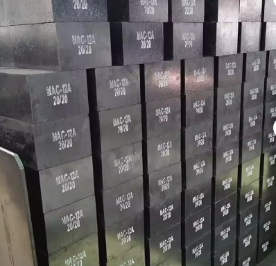 रोंगशेंग अग्निरोधक मैग्नेसिया कार्बन ईंट उच्च तापमान 1800°C मैग्नीशियम कार्बन ईंटों के लिए ईफ और कनवर्टर